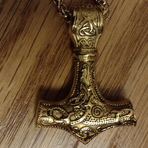 NIB Odin gold colored necklace